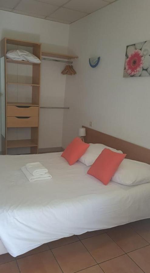 Le Relais Des Lavandins 2*