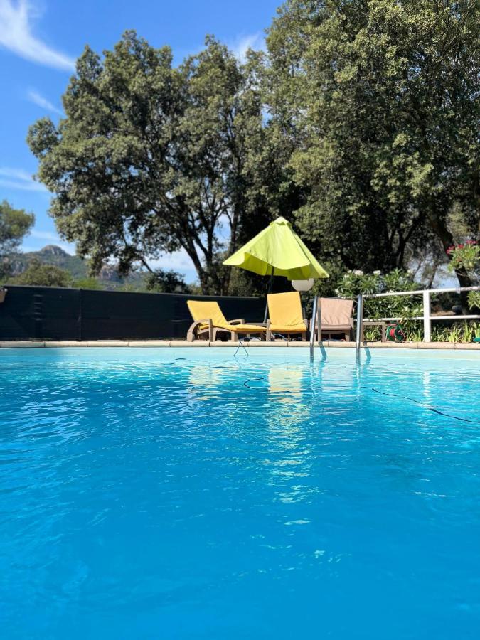 Le Relais Des Lavandins 2*